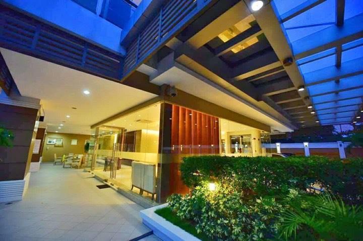 Padgett Place Prime Suites سيبو المظهر الخارجي الصورة