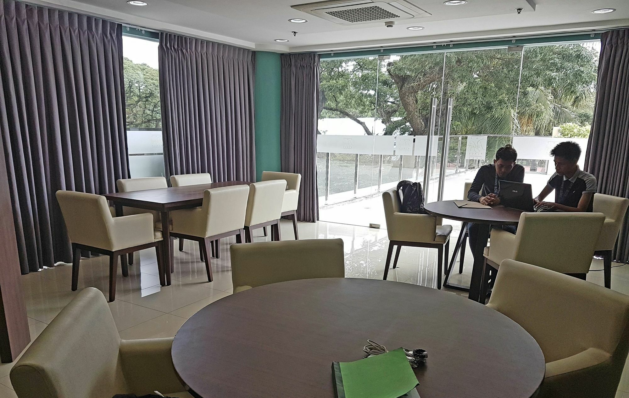 Padgett Place Prime Suites سيبو المظهر الخارجي الصورة