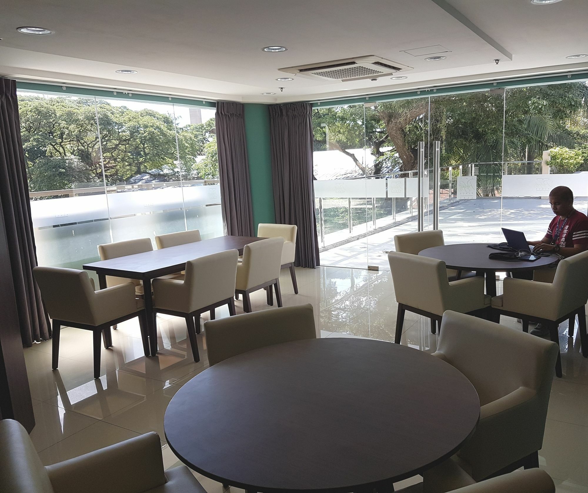 Padgett Place Prime Suites سيبو المظهر الخارجي الصورة